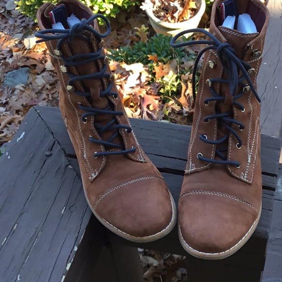 Boots - Picture 8 of 8